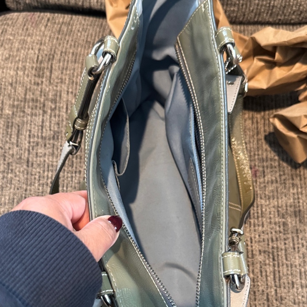 Vintage Coach Metallic Olive Leather Tote - Picture 4 of 9
